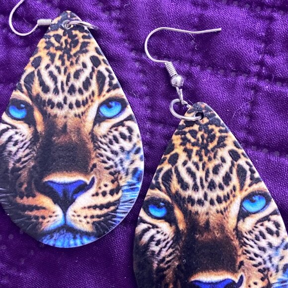 Amber, Brown and Black Leopard with Brilliant Lake Blue Eyes Water Drop Earrings - Picture 4 of 4